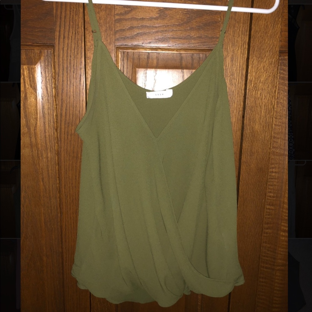 [LUSH] Moss green tank top